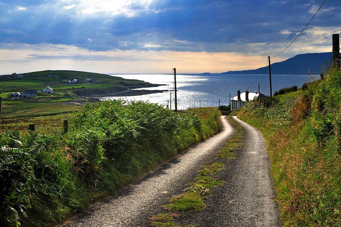 The Three Arches Bed & Breakfast Louisburgh Exterior photo