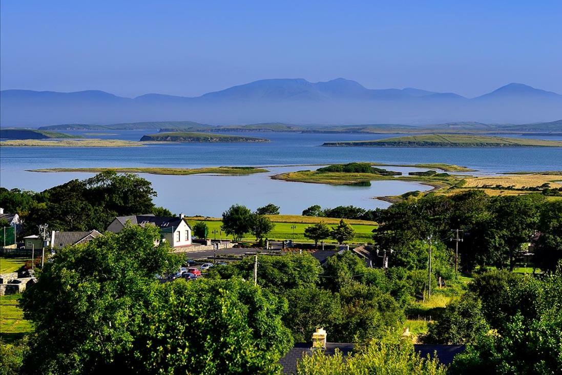 The Three Arches Bed & Breakfast Louisburgh Exterior photo
