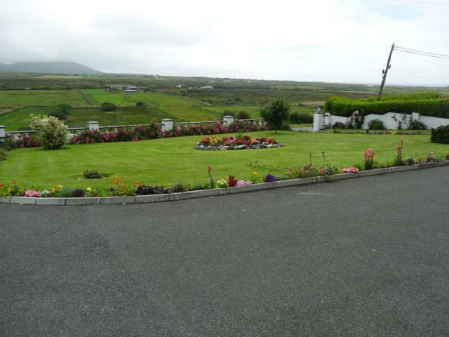 The Three Arches Bed & Breakfast Louisburgh Exterior photo